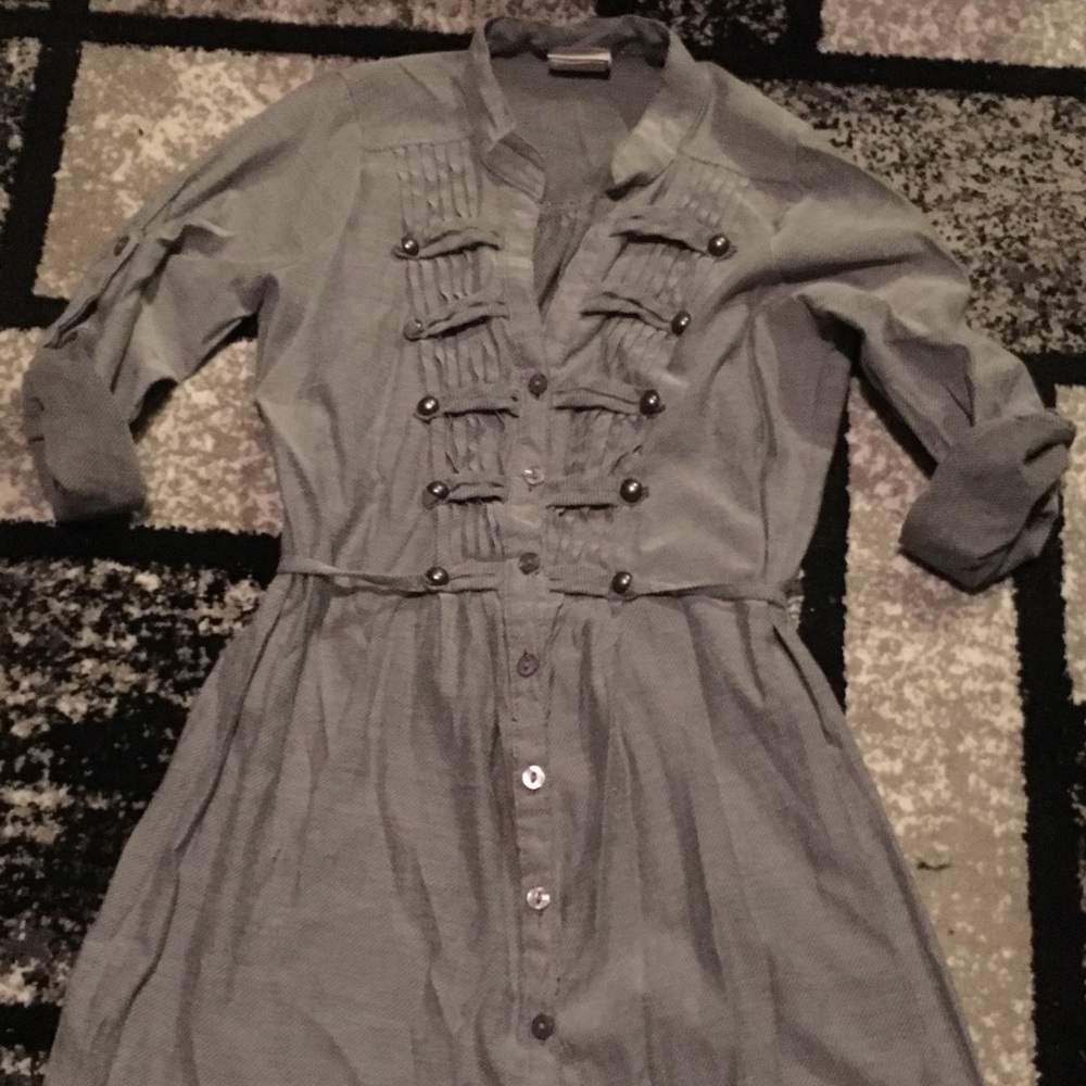 Cute grey long blouse with buttons